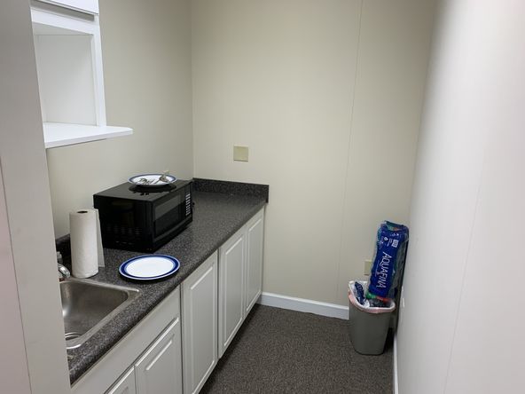 Suites ~ 1400 to 2800 SF: 810 Brown St, Columbus, IN 47201